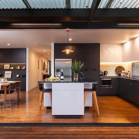 Hot Deal! Sky Stars Garden View Waking To The Beach Close To City Centre Auckland Eksteriør billede
